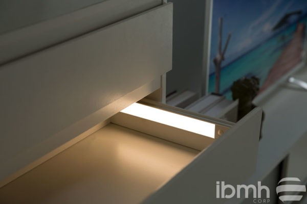 Luz LED Flora con sensor de movimiento para muebles